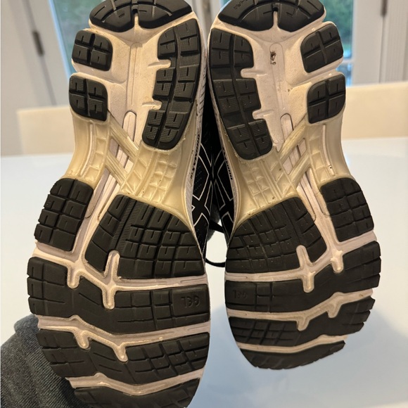 ASICS Women’s Gel Kayano 27 - size 8.5, lightly used - Picture 5 of 5